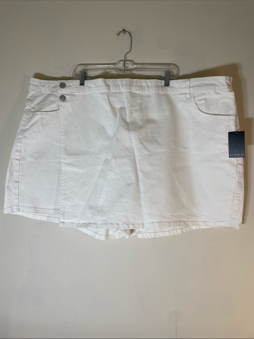Eloquii White Denim Wrap Front Skorts. 28. NWT.